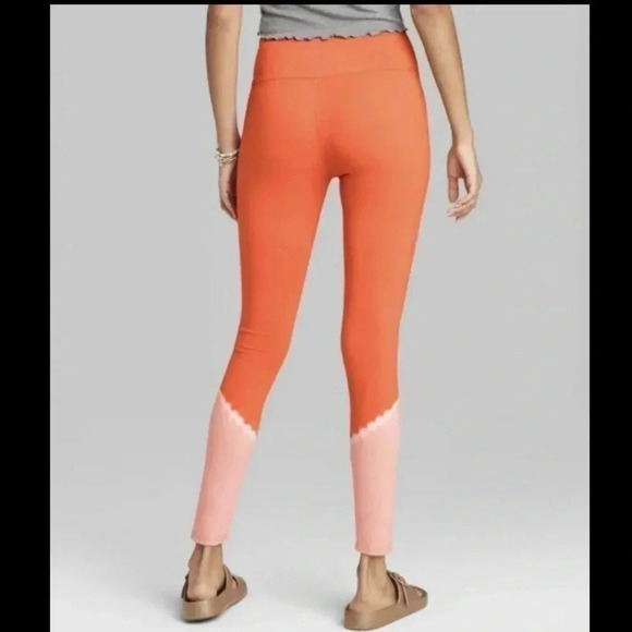 Wild Fable Women's High-Waisted Tie Dye Leggings Sz Large Tangerine Orange NWT - Picture 3 of 6